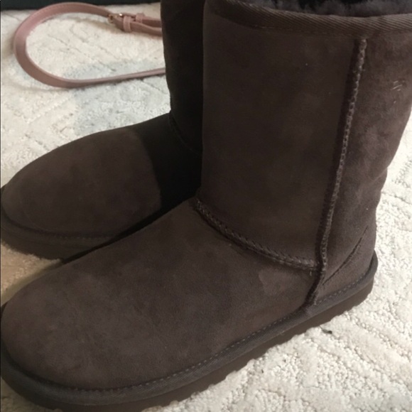 Brown classic uggs - Picture 3 of 4